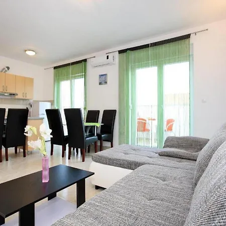 Apartment Village Nin