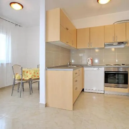 Village Apartment Nin