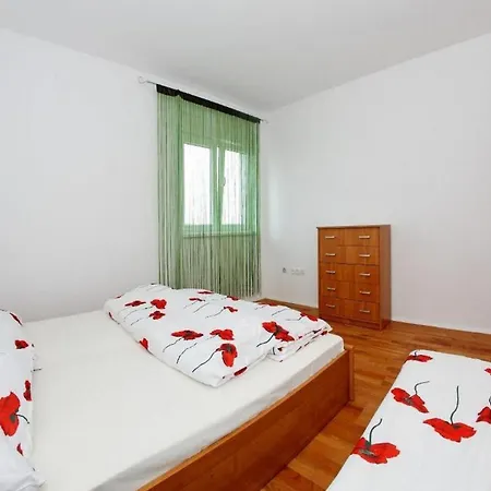 Village Apartment Nin